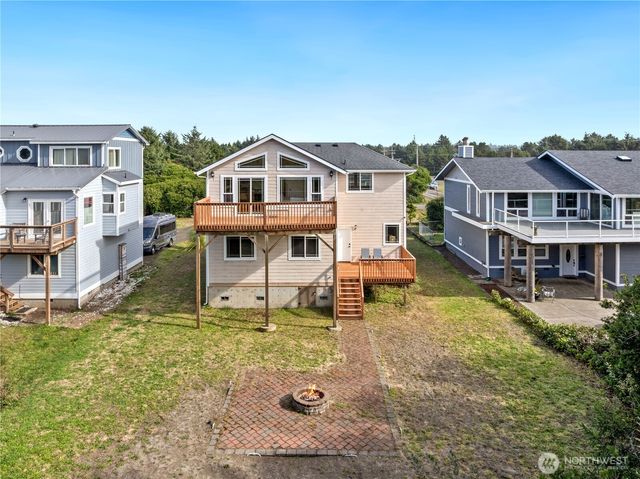 105 Sand Dune Avenue NW, Ocean Shores, WA 98569