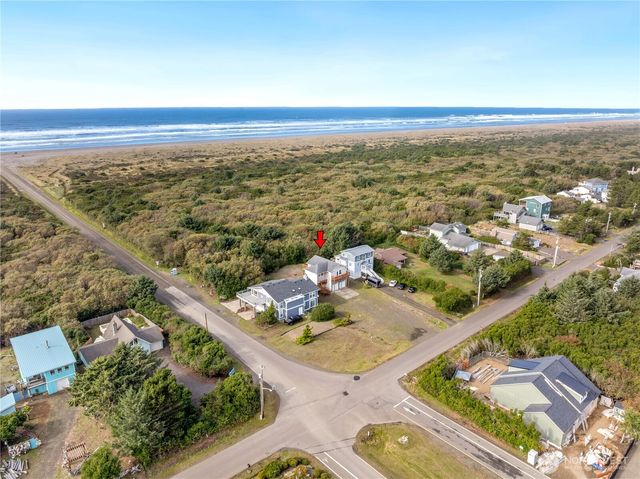 105 Sand Dune Avenue NW, Ocean Shores, WA 98569