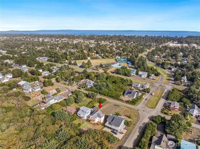 105 Sand Dune Avenue NW, Ocean Shores, WA 98569