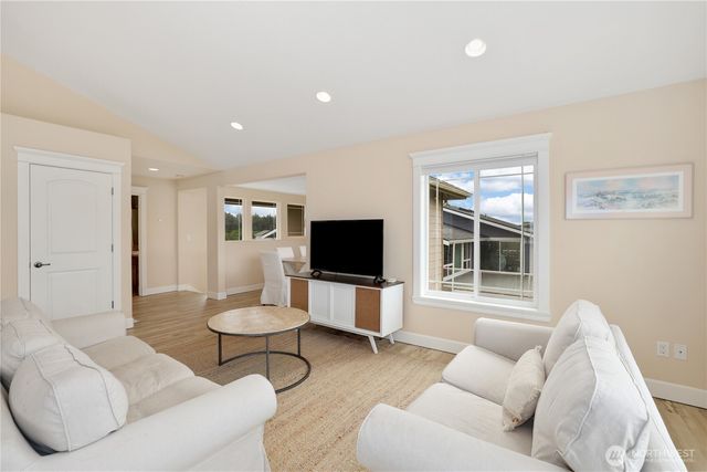 105 Sand Dune Avenue NW, Ocean Shores, WA 98569