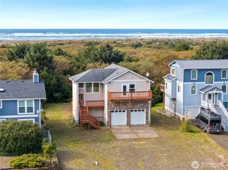 105 Sand Dune Avenue NW, Ocean Shores, WA 98569