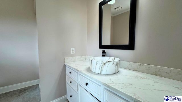 964 Celtic Ln., Lamar, SC 29069