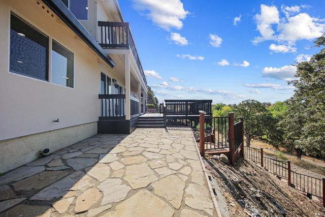 58 Turnstone Ct, Wallace, CA 95254