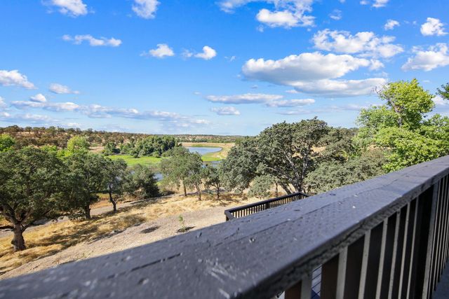 58 Turnstone Ct, Wallace, CA 95254