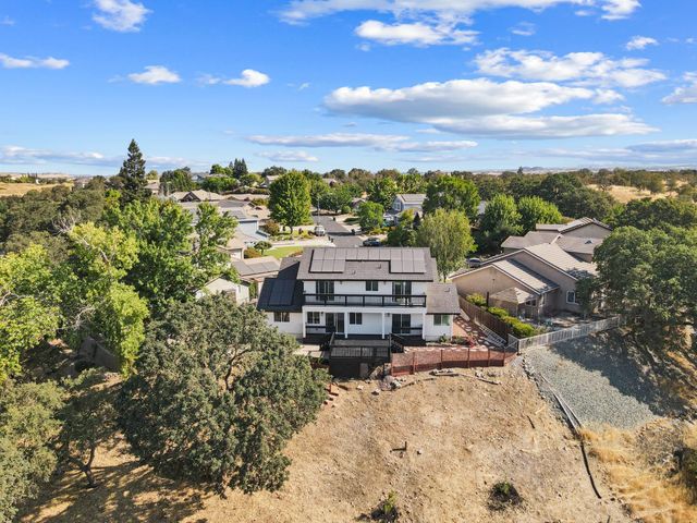 58 Turnstone Ct, Wallace, CA 95254