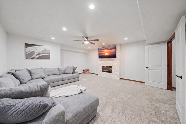 1305 13th Street SE, Bondurant, IA 50035