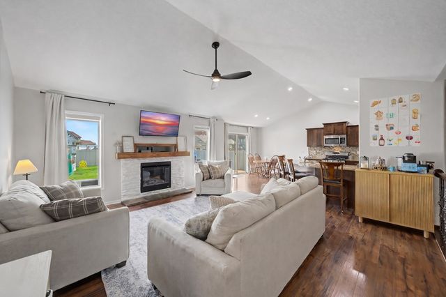 1305 13th Street SE, Bondurant, IA 50035