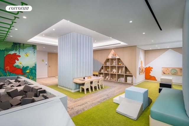 250 W 96th St Apt 2F, New York City, NY 10025