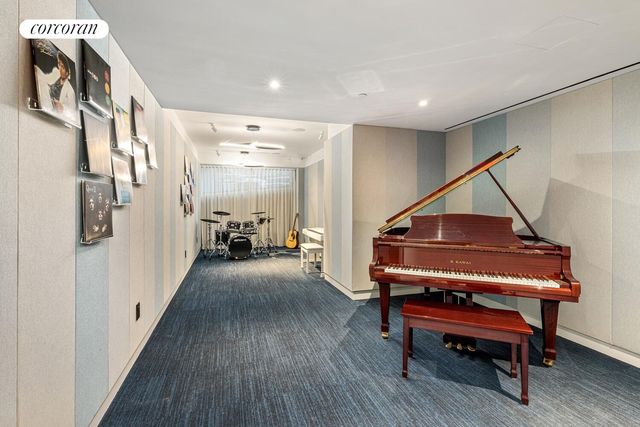 250 W 96th St Apt 2F, New York City, NY 10025