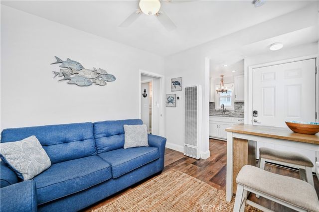 121 25th, Newport Beach, CA 92663