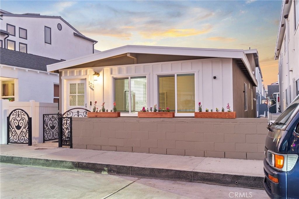 121 25th, Newport Beach, CA 92663