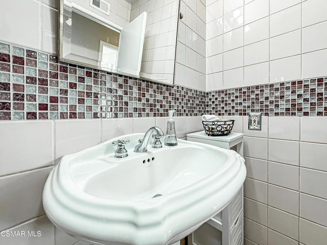 360 N Greenmeadow Avenue, Newbury Park, CA 91320