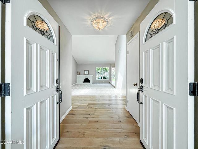 360 N Greenmeadow Avenue, Newbury Park, CA 91320