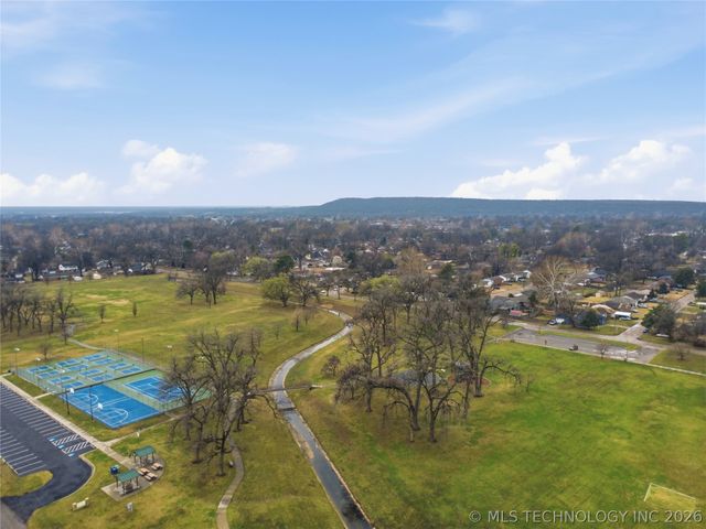 1313 E 66th Place, Tulsa, OK 74136