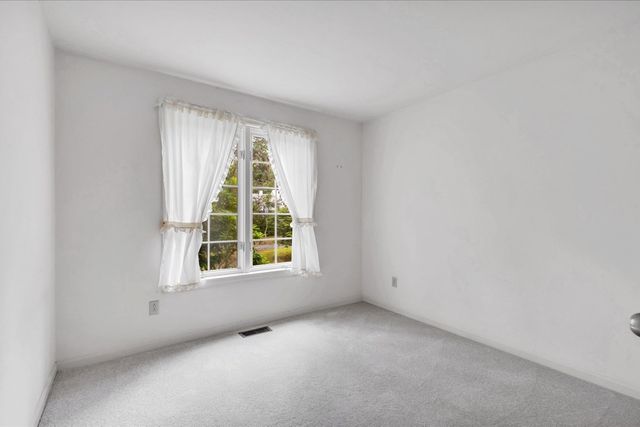 4 Woodspring Farm Ln, Sandwich, MA 02563