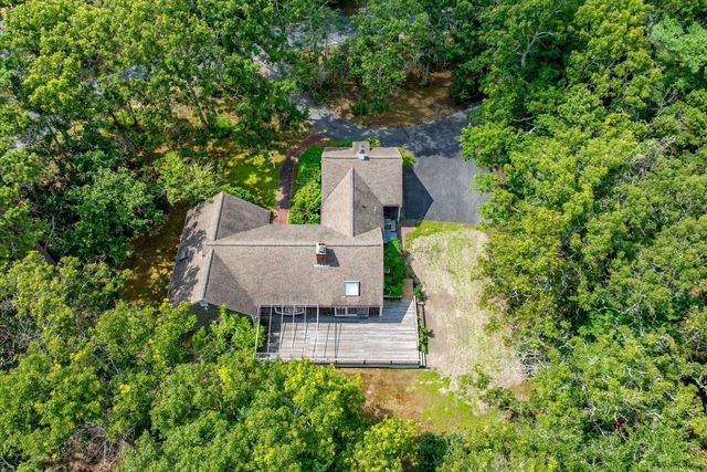4 Woodspring Farm Ln, Sandwich, MA 02563