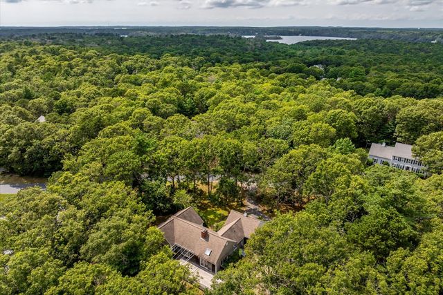 4 Woodspring Farm Ln, Sandwich, MA 02563