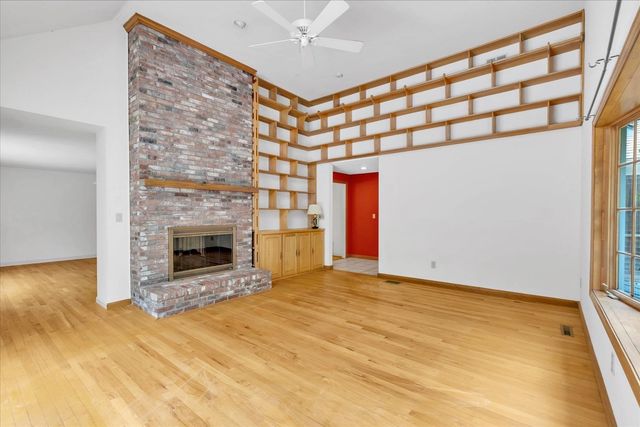 4 Woodspring Farm Ln, Sandwich, MA 02563