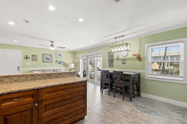 5243 BEACH DRIVE SE B, St Petersburg, FL 33705