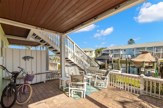 5243 BEACH DRIVE SE B, St Petersburg, FL 33705