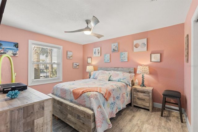 5243 BEACH DRIVE SE B, St Petersburg, FL 33705