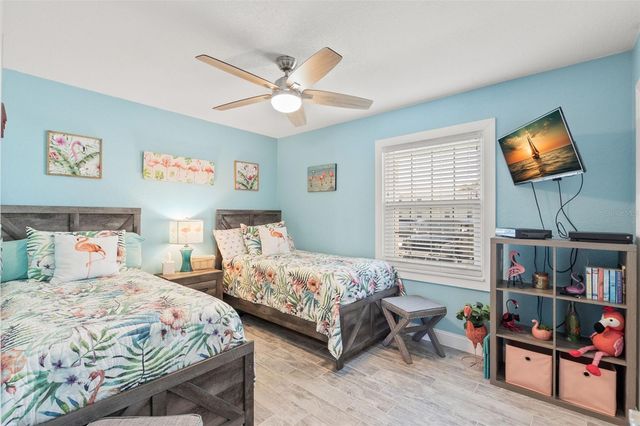 5243 BEACH DRIVE SE B, St Petersburg, FL 33705