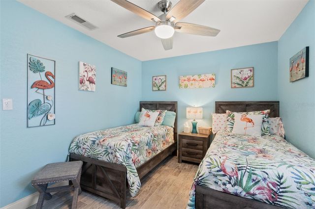 5243 BEACH DRIVE SE B, St Petersburg, FL 33705