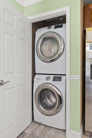 5243 BEACH DRIVE SE B, St Petersburg, FL 33705