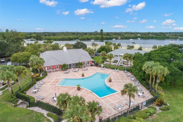 5243 BEACH DRIVE SE B, St Petersburg, FL 33705