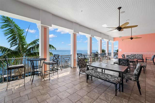 5243 BEACH DRIVE SE B, St Petersburg, FL 33705