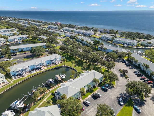 5243 BEACH DRIVE SE B, St Petersburg, FL 33705