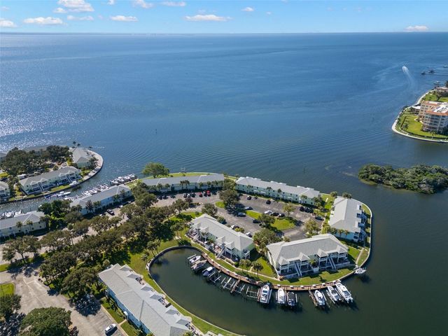 5243 BEACH DRIVE SE B, St Petersburg, FL 33705