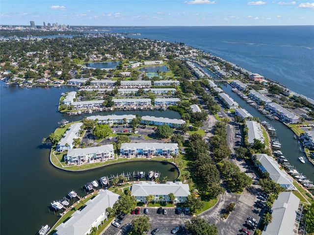 5243 BEACH DRIVE SE B, St Petersburg, FL 33705