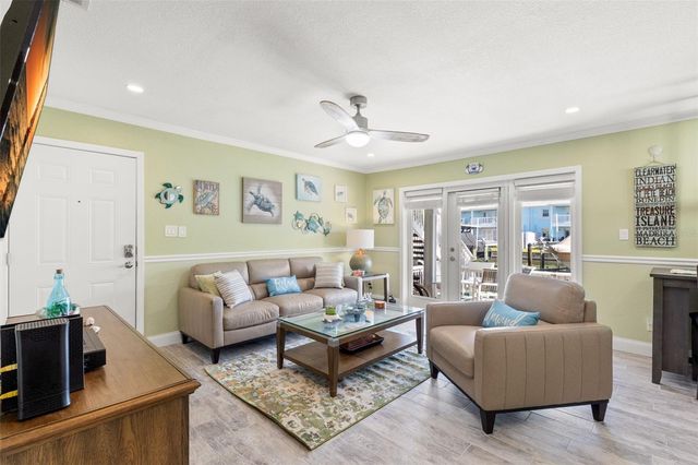 5243 BEACH DRIVE SE B, St Petersburg, FL 33705