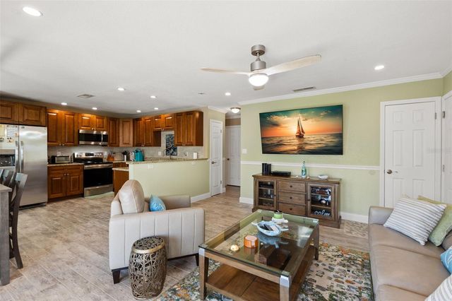 5243 BEACH DRIVE SE B, St Petersburg, FL 33705