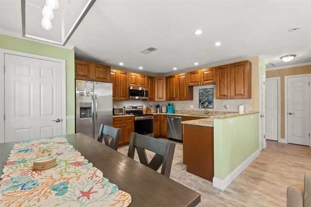 5243 BEACH DRIVE SE B, St Petersburg, FL 33705