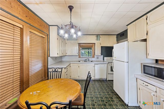 763 Upper Elgin River Road, Elgin, TX 78621