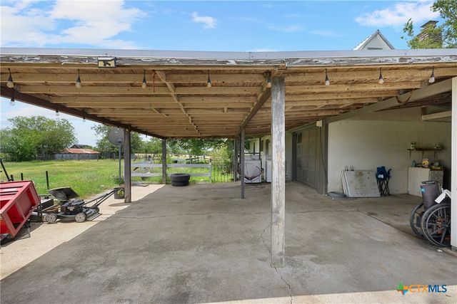 763 Upper Elgin River Road, Elgin, TX 78621