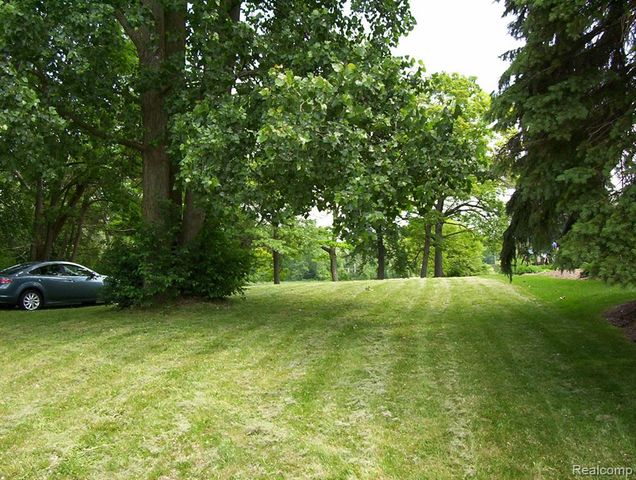 3306 Indianview Drive, Waterford, MI 48329