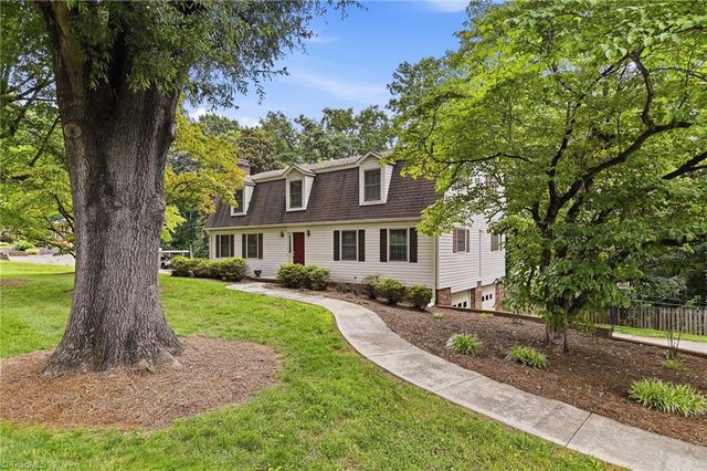 1009 Briarcliff Road, Yadkinville, NC 27055