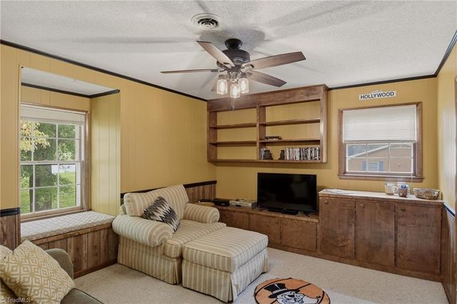 1009 Briarcliff Road, Yadkinville, NC 27055