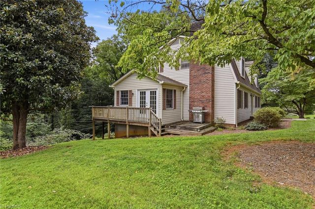 1009 Briarcliff Road, Yadkinville, NC 27055
