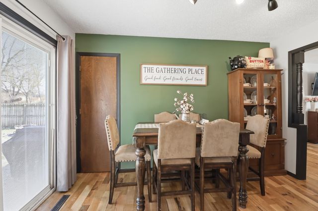 864 S Main Avenue, Springfield, MO 65806