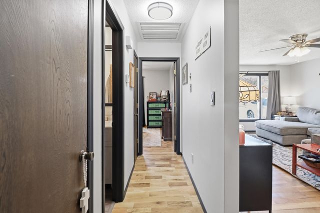 864 S Main Avenue, Springfield, MO 65806