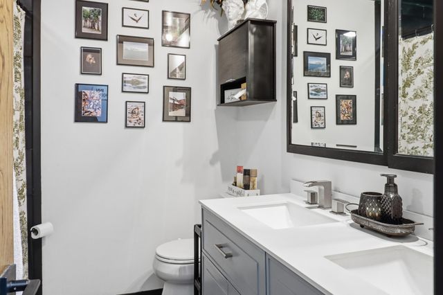 864 S Main Avenue, Springfield, MO 65806