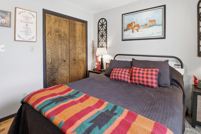 864 S Main Avenue, Springfield, MO 65806