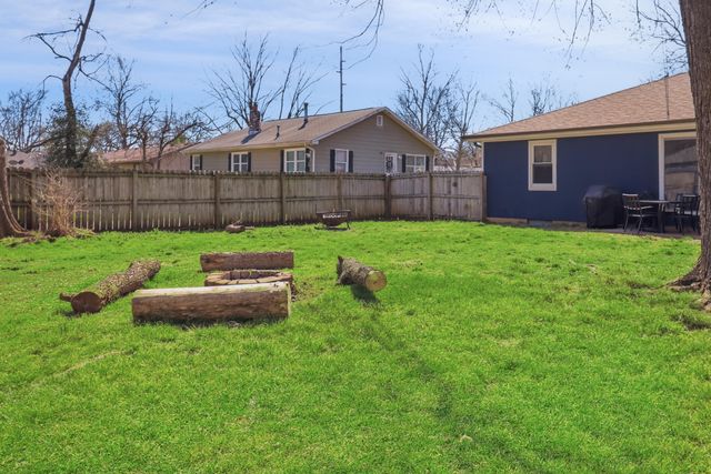 864 S Main Avenue, Springfield, MO 65806