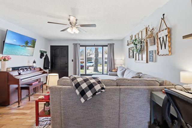 864 S Main Avenue, Springfield, MO 65806