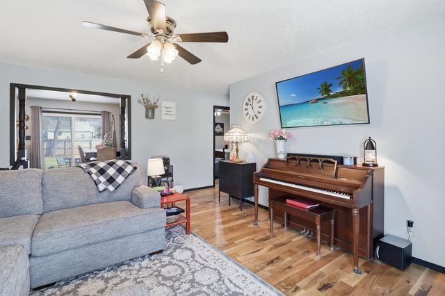 864 S Main Avenue, Springfield, MO 65806