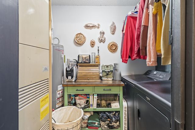 864 S Main Avenue, Springfield, MO 65806